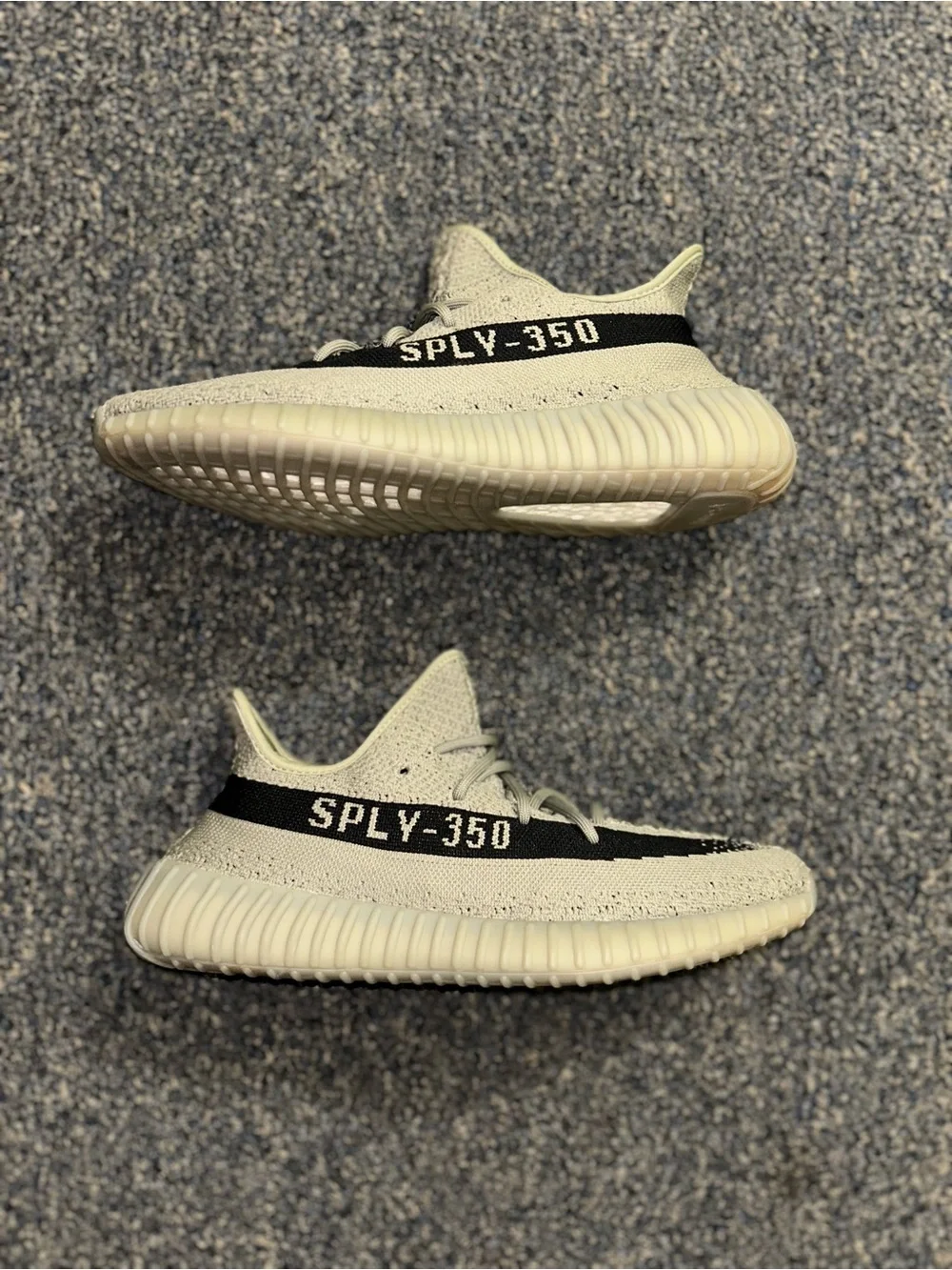 Yeezy used no
